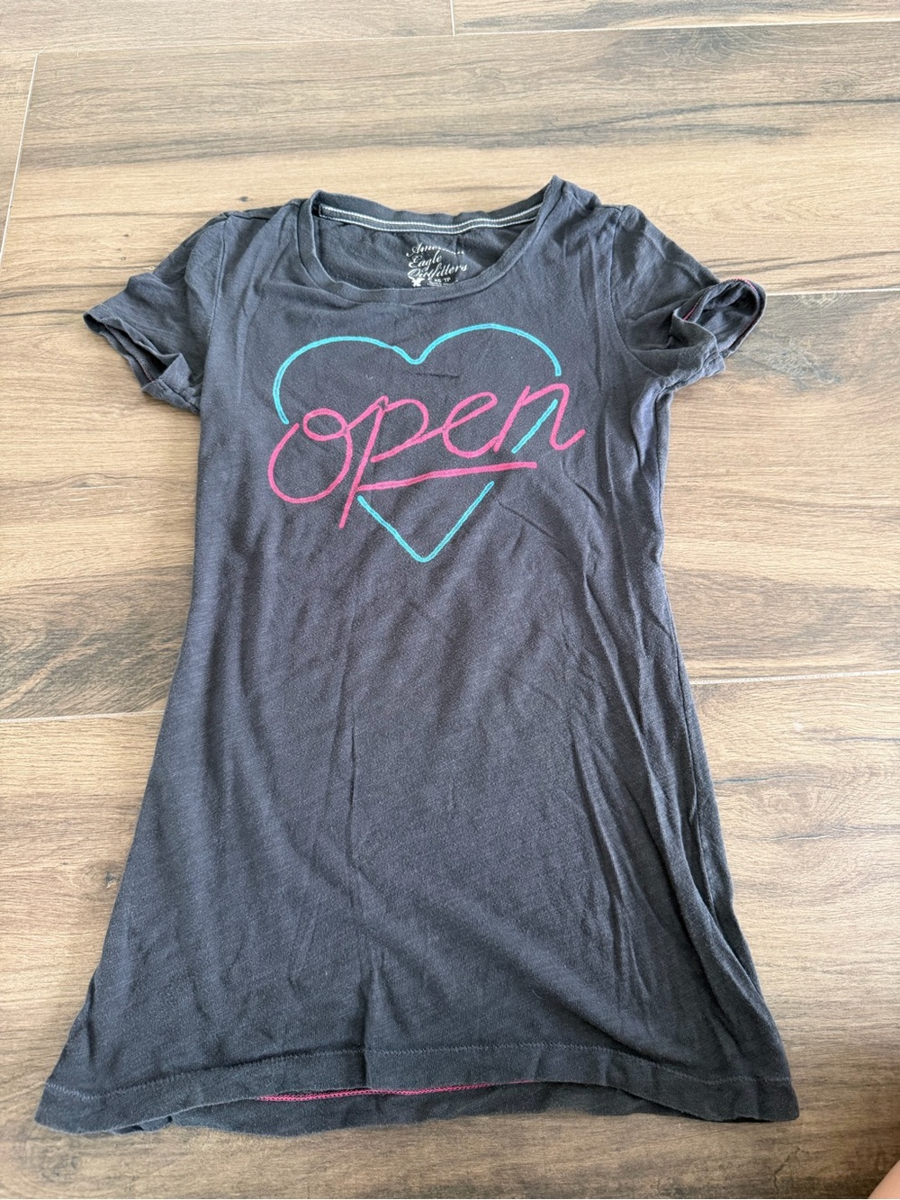 Grey Y2K American Eagle Open Heart T-Shirt